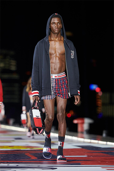 في إطار مجموعة خريف 2018 ... TOMMY HILFIGER  تُطلق عرض TOMMYNOW ICONS في شنغهاي